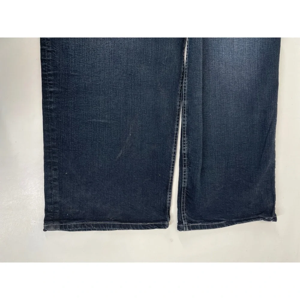 Levis large oil